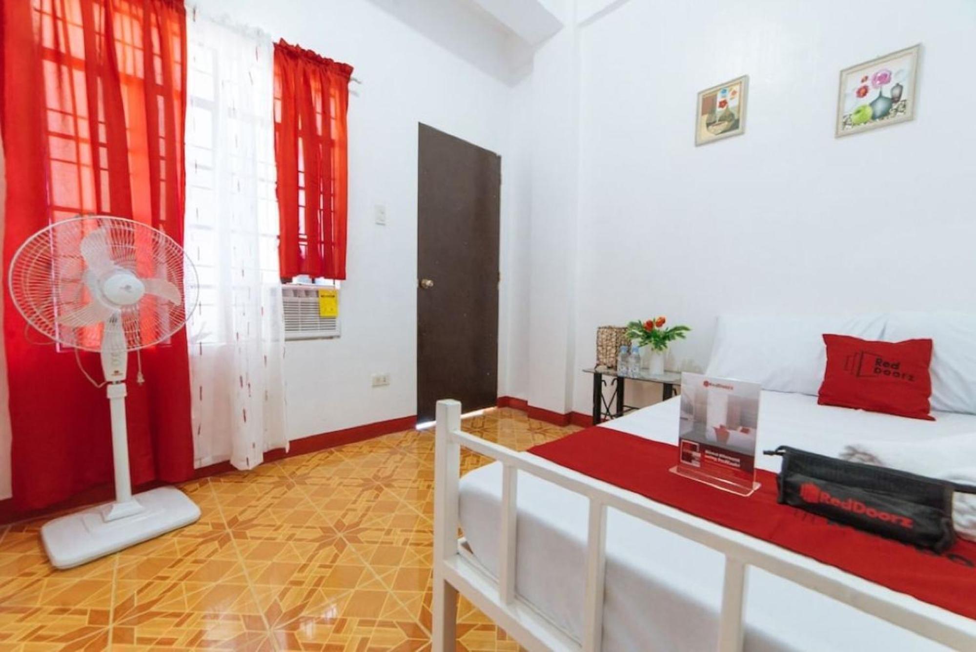 Отель Reddoorz @ Pag Asa Rawis Legaspi Легаспи Экстерьер фото